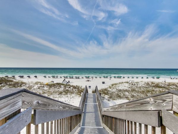 Luxurious Beachfront 4-Bedroom Condo with Gulf Views - Perfect Family Getaway