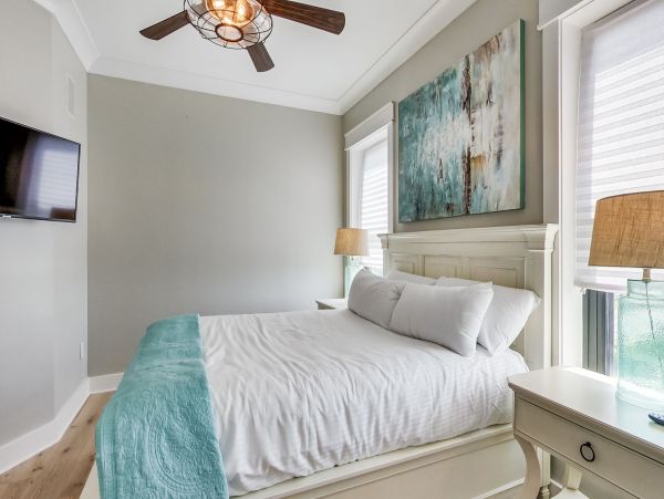 Luxurious Beachfront 4-Bedroom Condo with Gulf Views - Perfect Family Getaway
