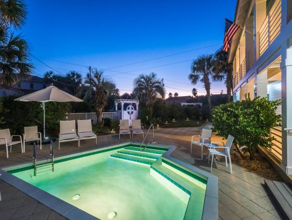 Lovely Santa Rosa Beach 4 Bedroom Home Short Walk to Beach