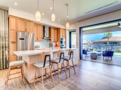 Beachfront Three Bedroom Vacation Condo in Kaanapali Beachfront Three Bedroom Vacation Condo in Kaanapali