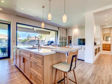 Beachfront Three Bedroom Vacation Condo in Kaanapali Beachfront Three Bedroom Vacation Condo in Kaanapali