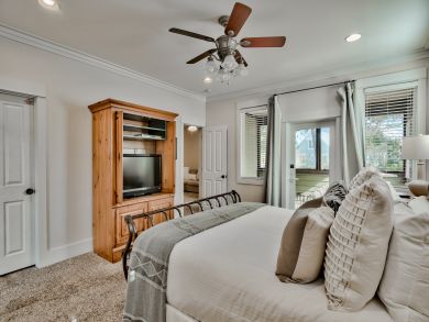 Amazing Grayton Beach Six Bedroom Vacation Home