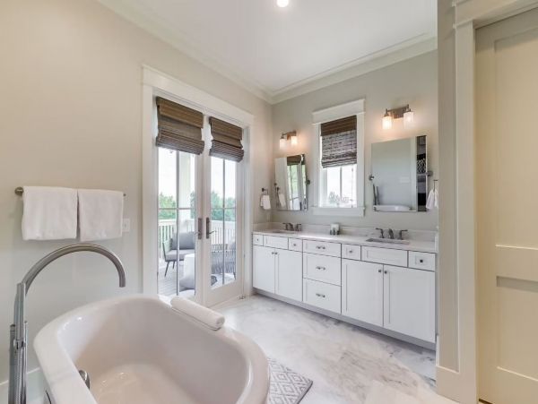 Spacious 3 Story Vacation Rental in Seagrove, Walk to Beach
