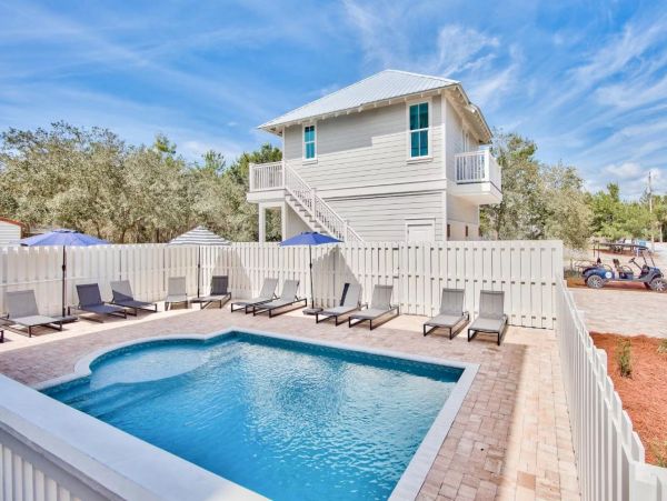 Spacious 3 Story Vacation Rental in Seagrove, Walk to Beach