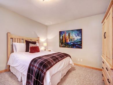 Breckenridge Mountain View Five Bedroom Vacation Home