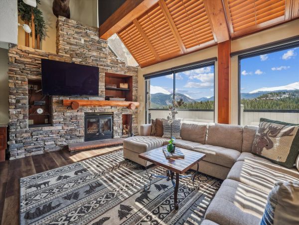 Ski in/Ski out Breckenridge Vacation Condo Sleeps 16 Guests
