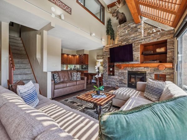 Ski in/Ski out Breckenridge Vacation Condo Sleeps 16 Guests