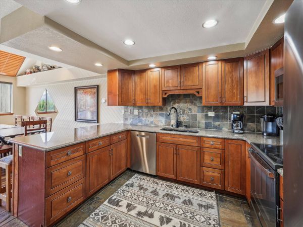 Ski in/Ski out Breckenridge Vacation Condo Sleeps 16 Guests