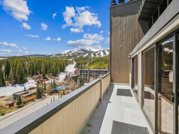 Ski in/Ski out Breckenridge Vacation Condo Sleeps 16 Guests