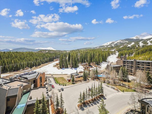 Ski in/Ski out Breckenridge Vacation Condo Sleeps 16 Guests