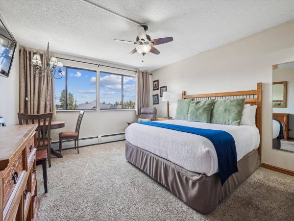 Ski in/Ski out Breckenridge Vacation Condo Sleeps 16 Guests