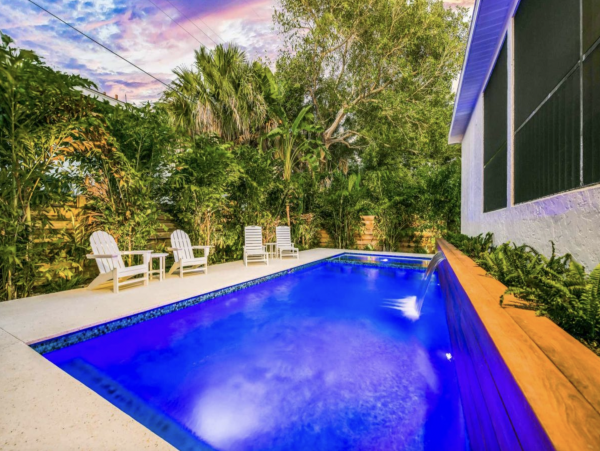 Charming Three Bedroom Home Sleeps 8 Guests in Lido Key