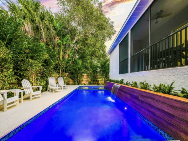 Charming Three Bedroom Home Sleeps 8 Guests in Lido Key