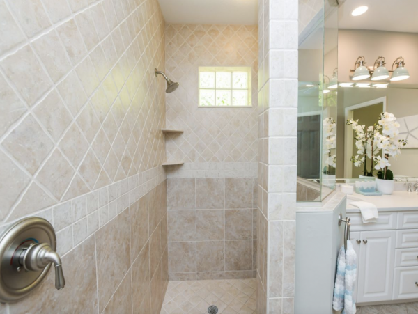Charming Three Bedroom Home Sleeps 8 Guests in Lido Key