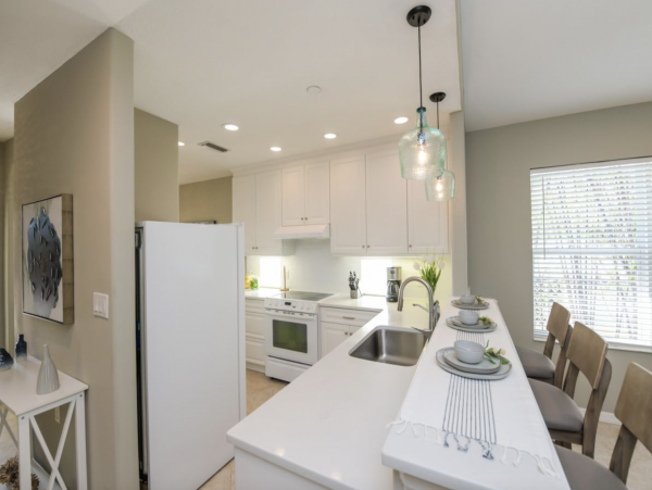 Charming Three Bedroom Home Sleeps 8 Guests in Lido Key