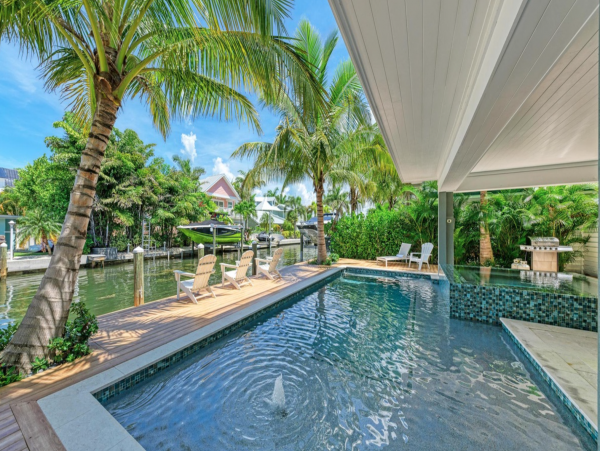 Breathtaking Bradenton Beach Luxury Pool Home Walk To Beach