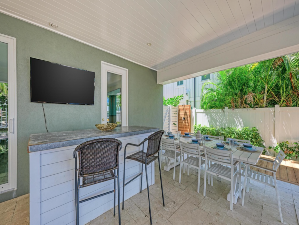 Breathtaking Bradenton Beach Luxury Pool Home Walk To Beach