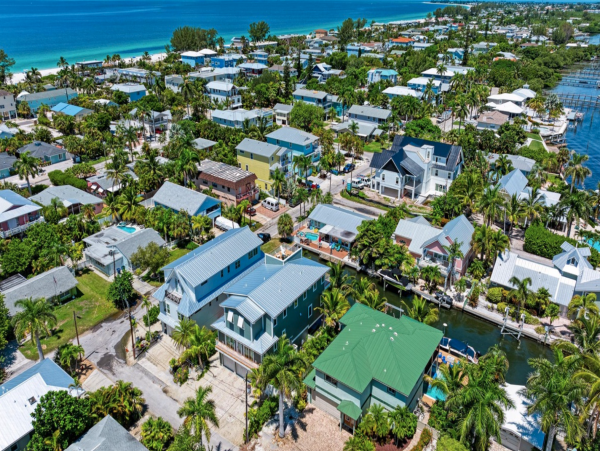Breathtaking Bradenton Beach Luxury Pool Home Walk To Beach