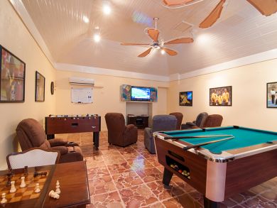 Jamaica Home 932411