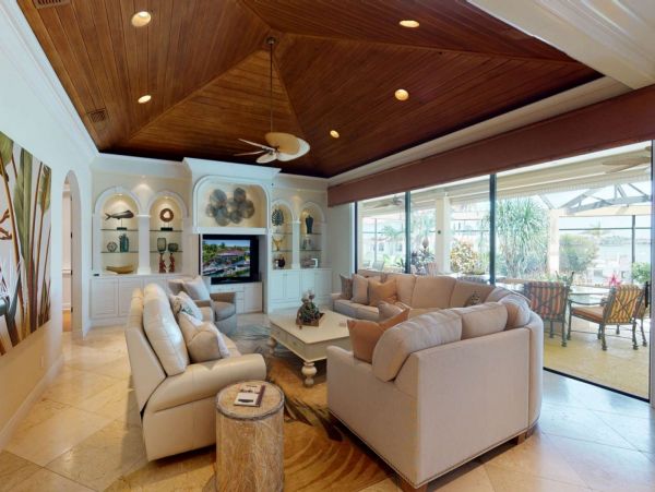 Four Bedroom Bay View Pool Home in Marco Island