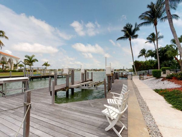 Four Bedroom Bay View Pool Home in Marco Island