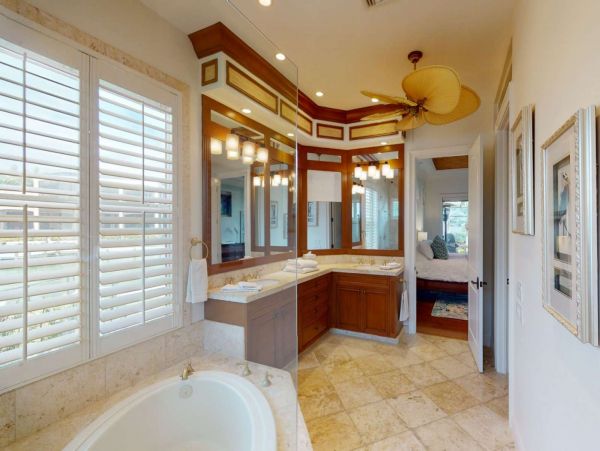 Four Bedroom Bay View Pool Home in Marco Island