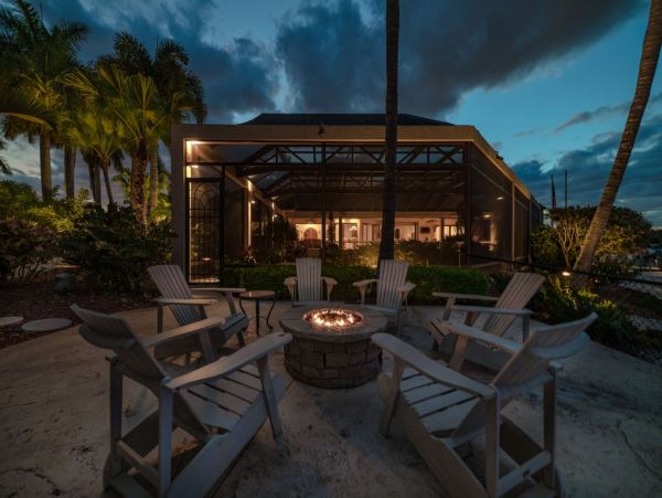 Four Bedroom Bay View Pool Home in Marco Island