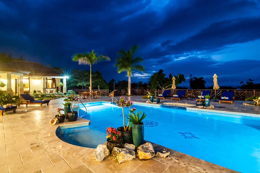 JAMAICA 6 BEDROOM LUXURIOUS VILLA JAMAICA 6 BEDROOM LUXURIOUS VILLA