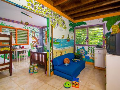 Jamaica Home 932442