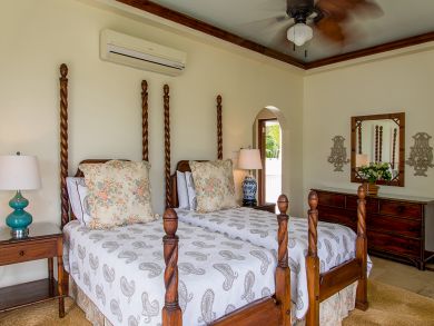 Jamaica Home 932522