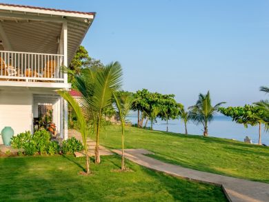 Jamaica Home 932530