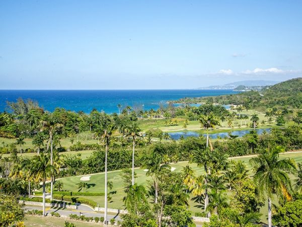The ultimate Villa Club Amenities & Staff