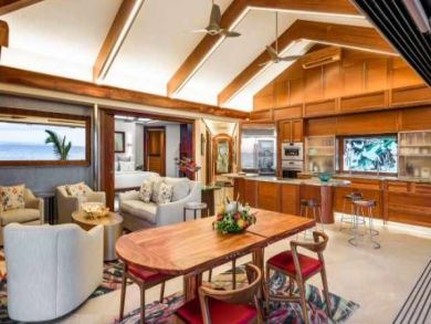Luxury Beachfront Vacation Condo in Kihei Sleeps 8 Guests