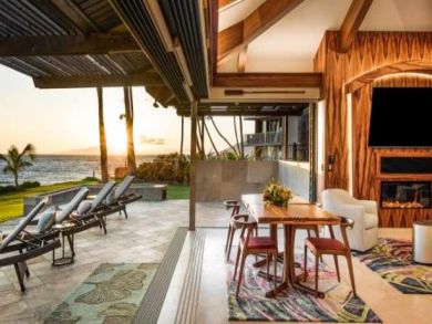 Luxury Beachfront Vacation Condo in Kihei Sleeps 8 Guests