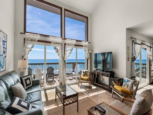 Full Ocean View from This Lovely Vacation Home