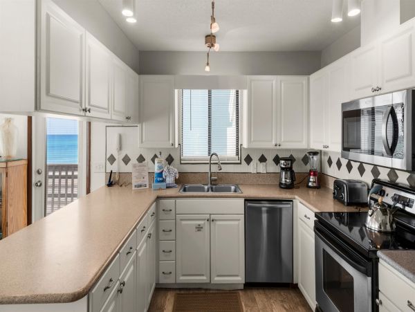 Full Ocean View from This Lovely Vacation Home