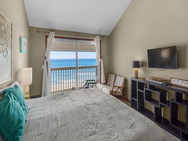 Full Ocean View from This Lovely Vacation Home