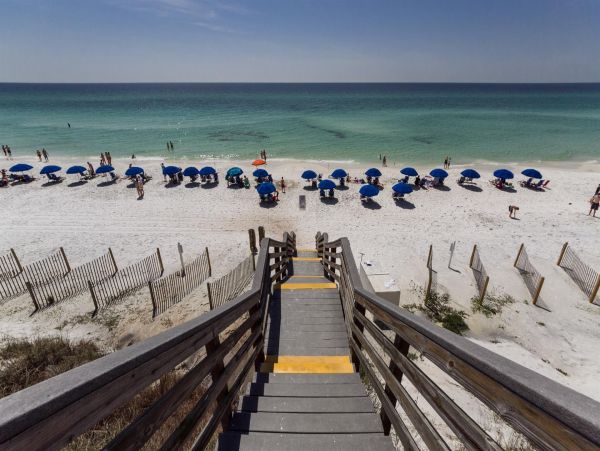Santa Rosa Beach Vacation Condo Two Bedrooms Communal Pool