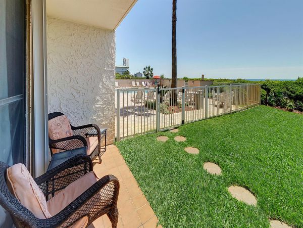 Santa Rosa Beach Vacation Condo Two Bedrooms Communal Pool