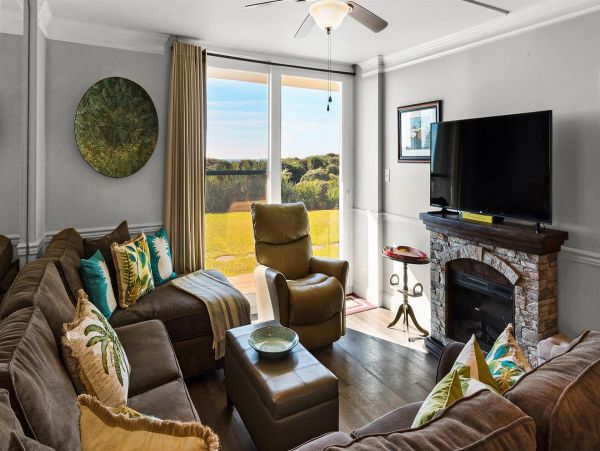 Santa Rosa Beach Vacation Condo Two Bedrooms Communal Pool