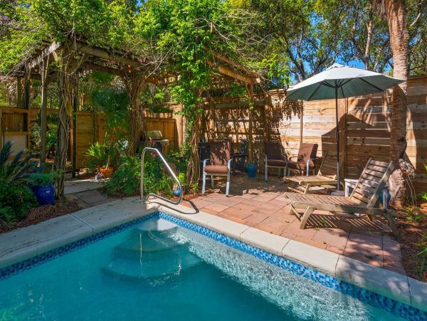 Luxury Vacation Home just a 3 Minute Walk from the Beach