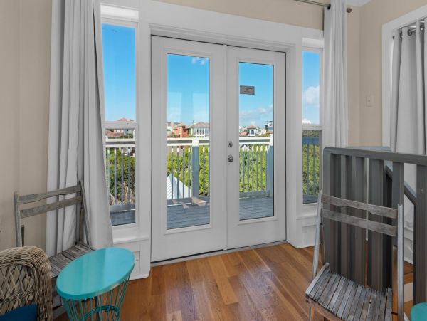 Luxury Vacation Home just a 3 Minute Walk from the Beach