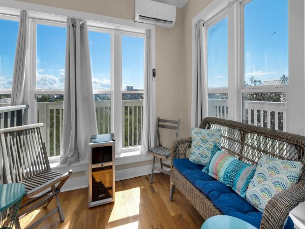 Luxury Vacation Home just a 3 Minute Walk from the Beach