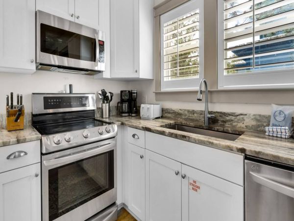 Gulf Coast 30 A Five Bedrooms Vacation Home for 14 Guests