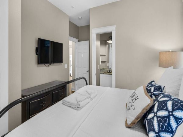 Gulf Coast 30 A Five Bedrooms Vacation Home for 14 Guests