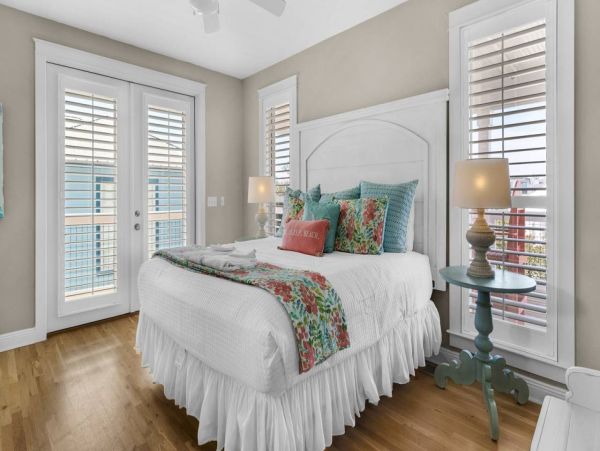 Gulf Coast 30 A Five Bedrooms Vacation Home for 14 Guests