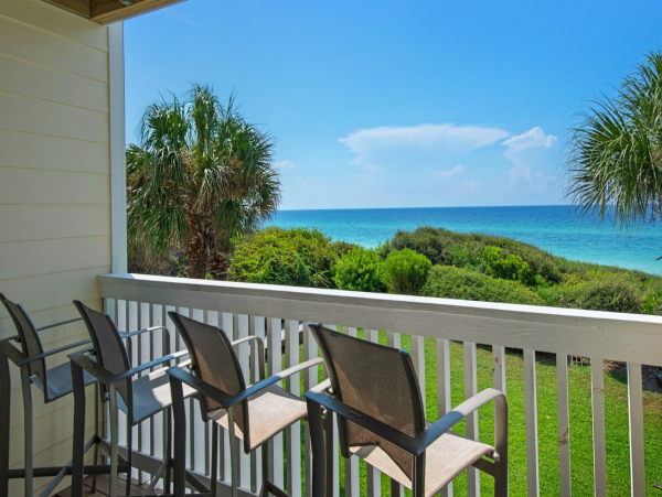 Charming Vacation Rental with 3 Bedrooms & Ocean Views
