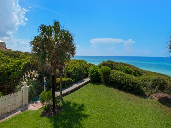 Charming Vacation Rental with 3 Bedrooms & Ocean Views