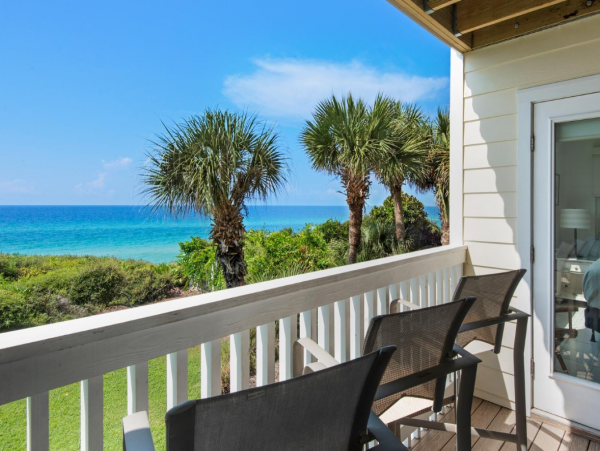Charming Vacation Rental with 3 Bedrooms & Ocean Views