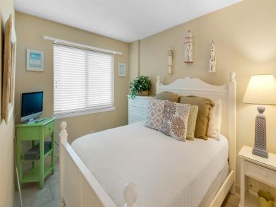 Seagrove Beach Two Bedroom Vacation Condo On Beach Sleeps 4